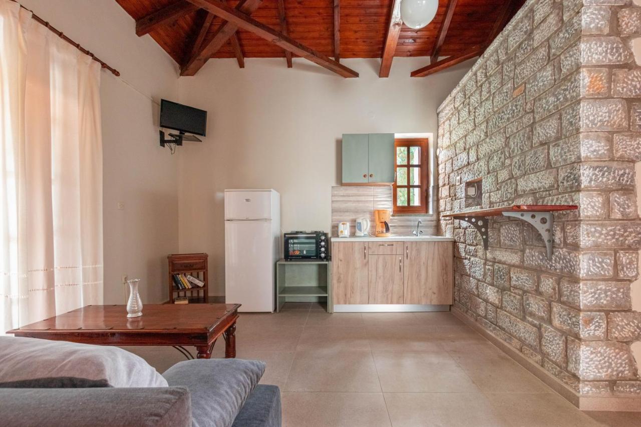 Porto Kalamitsi Stone-Built Bungalows Kardamýli Eksteriør bilde