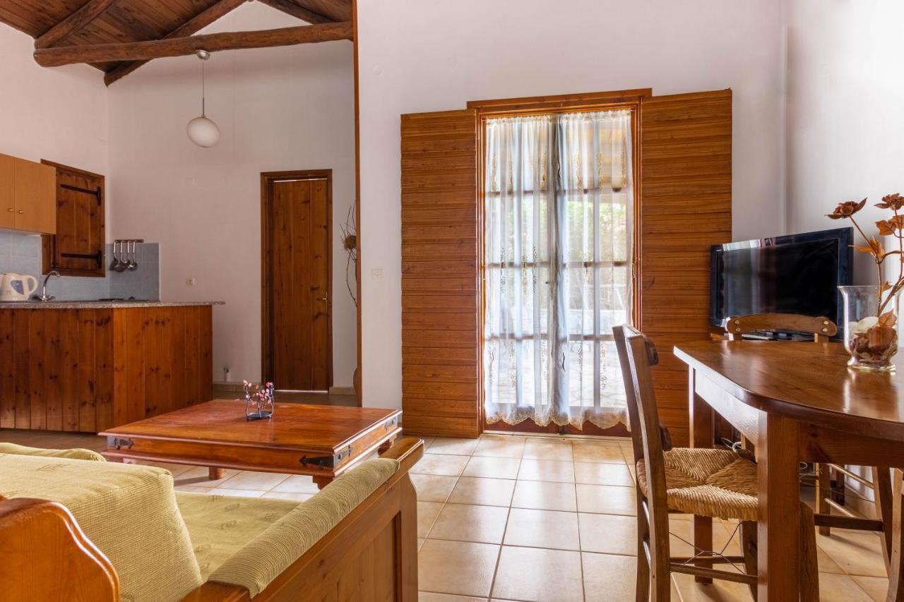 Porto Kalamitsi Stone-Built Bungalows Kardamýli Eksteriør bilde